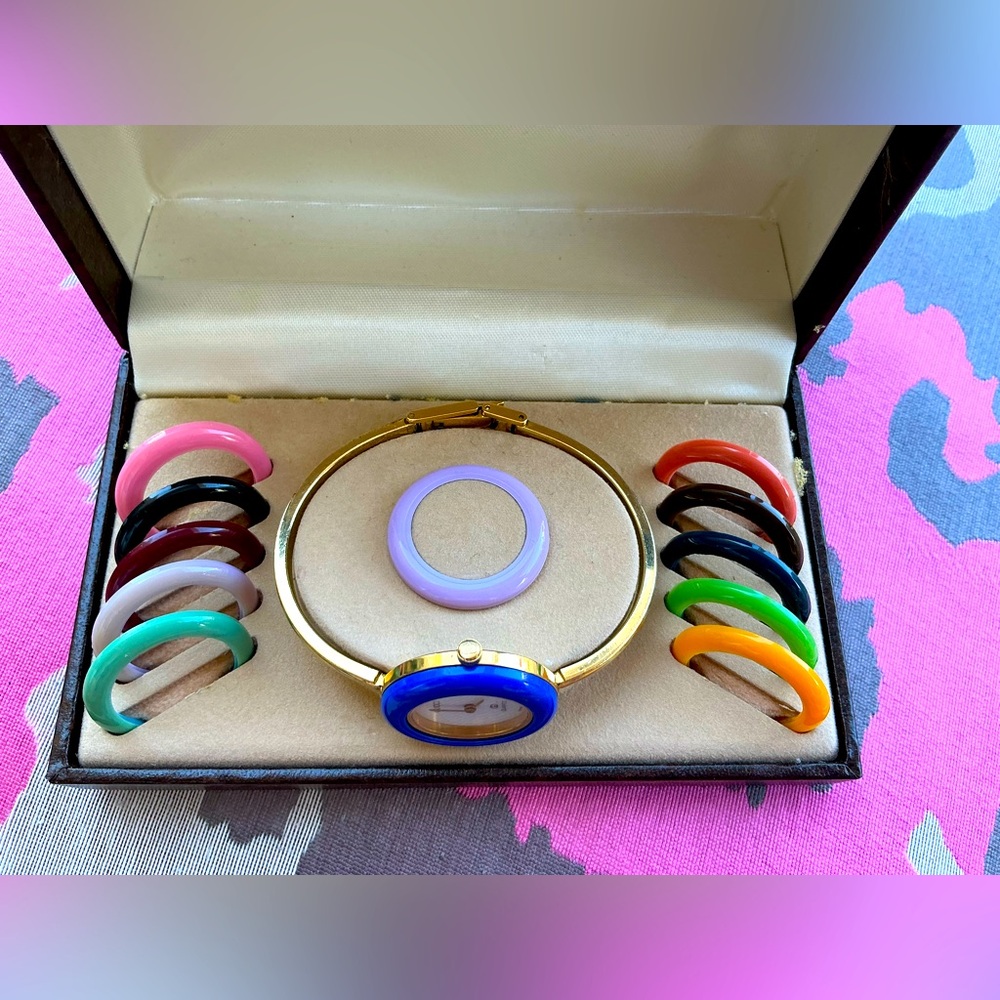NICE GUCCI bangle watch set 💜🩵💙❤️🤎💗💛💚 - Picture 9 of 14